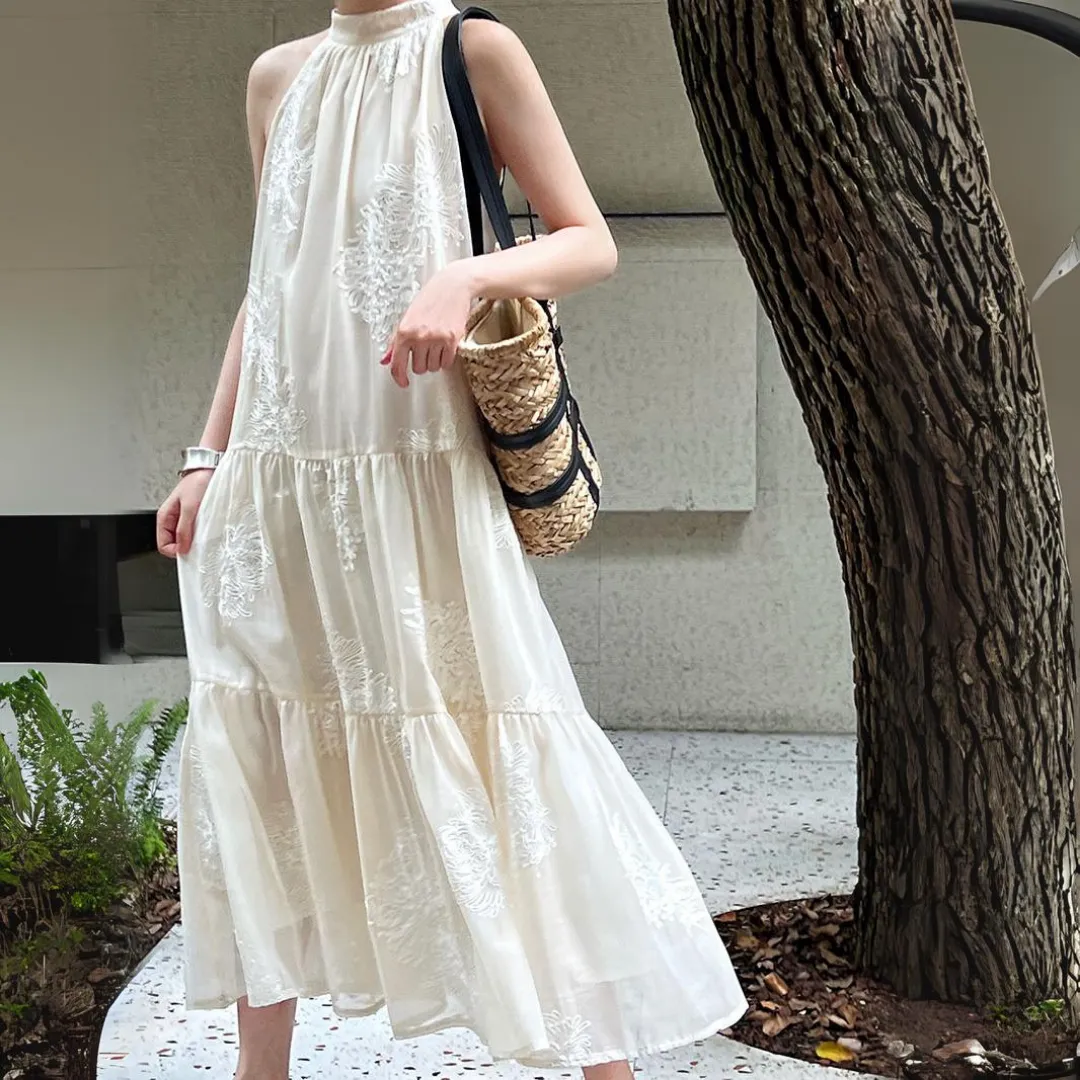 新中式刺绣提花挂脖吊带连衣裙 New Chinese Style Embroidered Jacquard Halter Dress