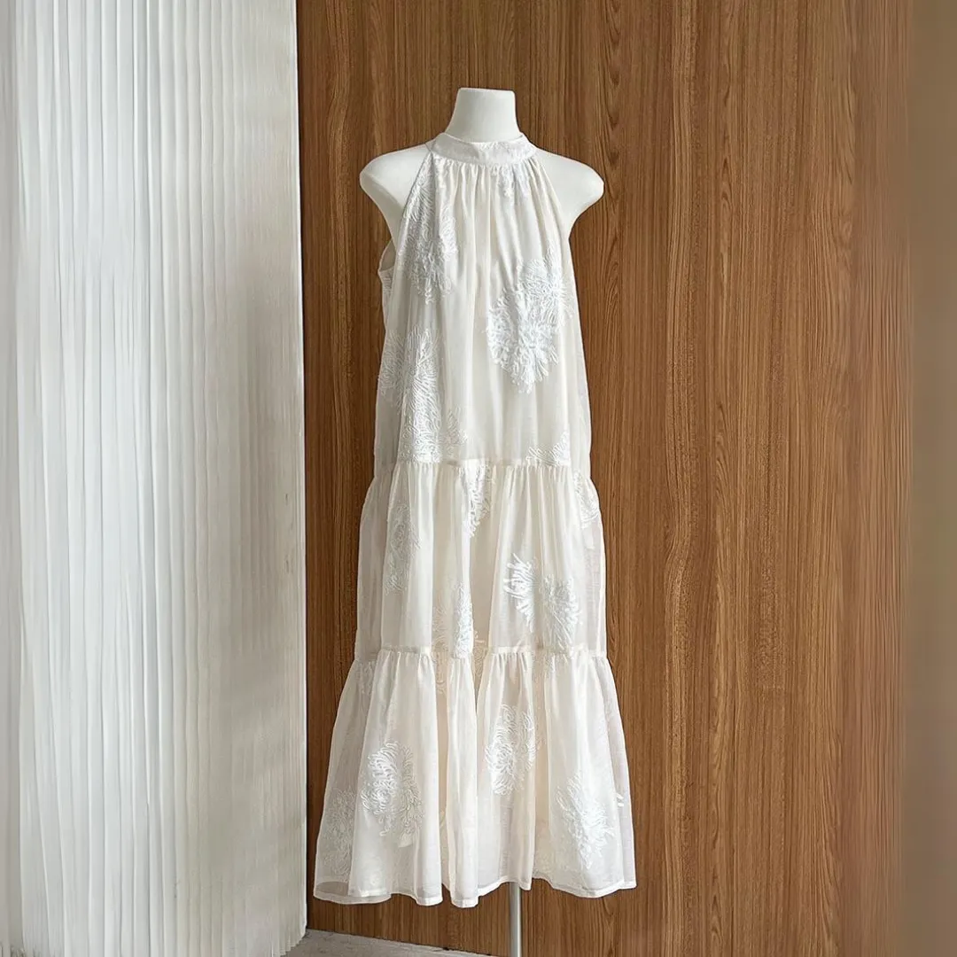 新中式刺绣提花挂脖吊带连衣裙 New Chinese Style Embroidered Jacquard Halter Dress