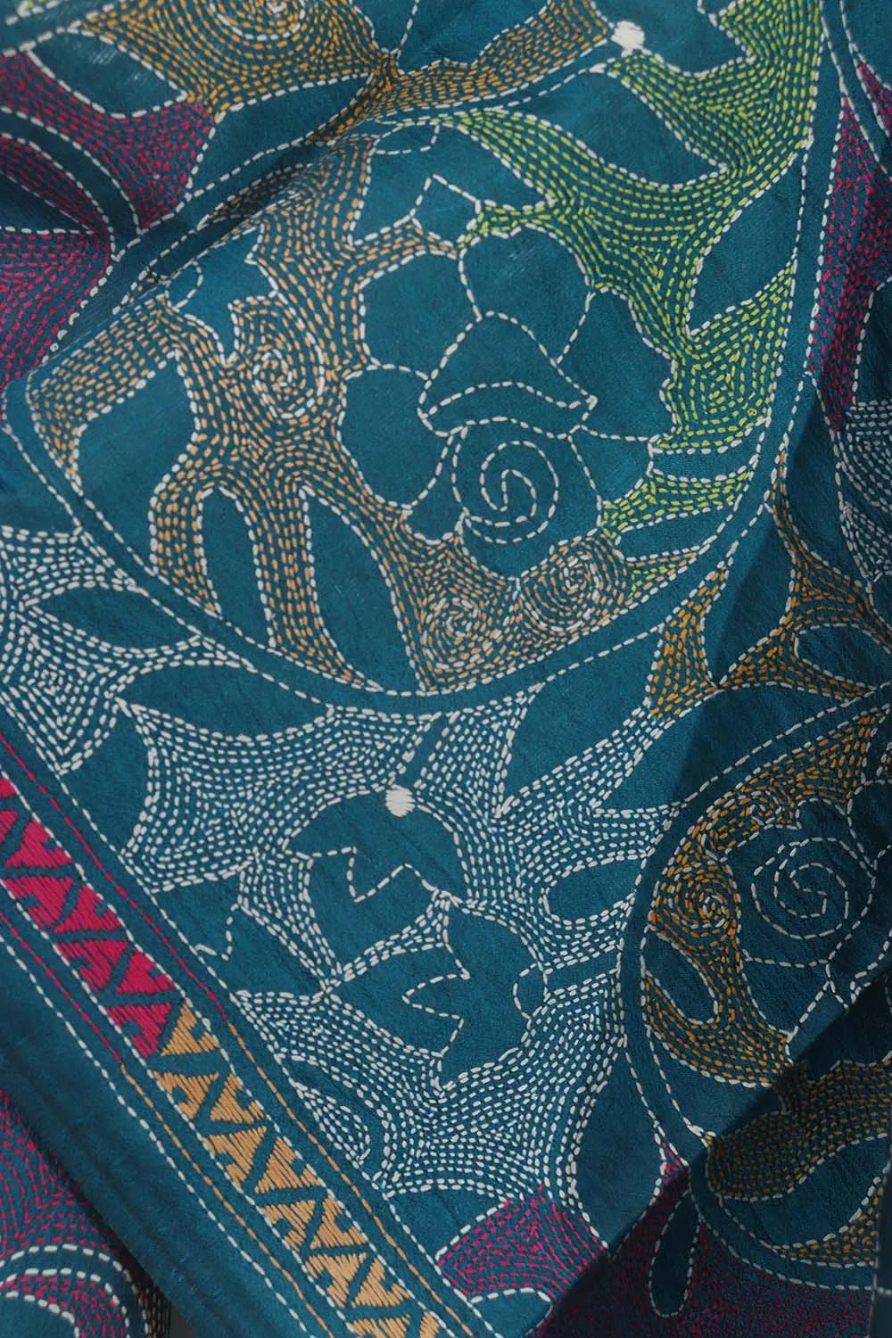 Blue Hand Embroidered Kantha Pure Bangalore Silk Stole: Elegant and Exquisite Fashion Accessory