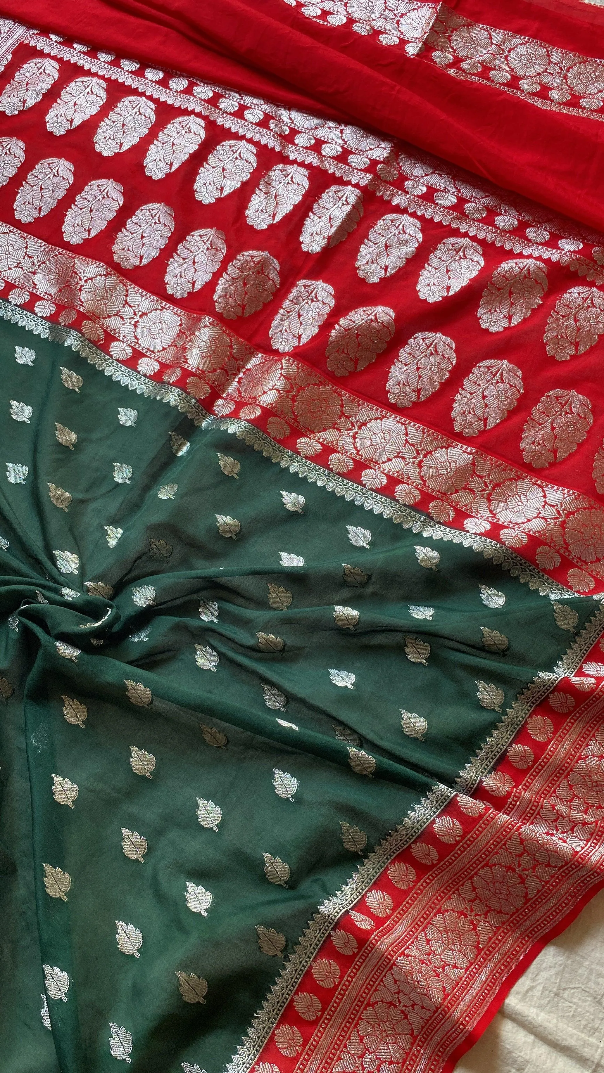 Elegant and Timeless: Handwoven Green Pure Chiffon Banarasi Sari