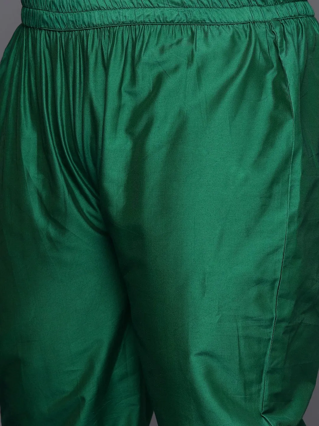 Varanga Women Plus Size Green Ethnic Motif Printed Straight Kurta Paired With Tonal Bottom And Printed Dupatta.
